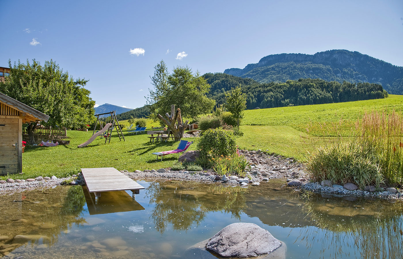 Wellnessbauernhof Sauna Teich